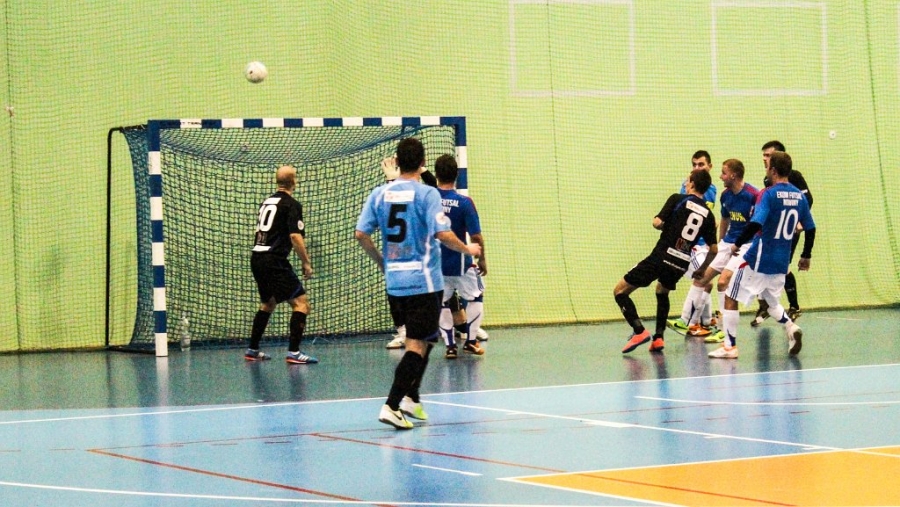 UKS Ekom Futsal Nowiny 4 : 5	Nbit Gliwice